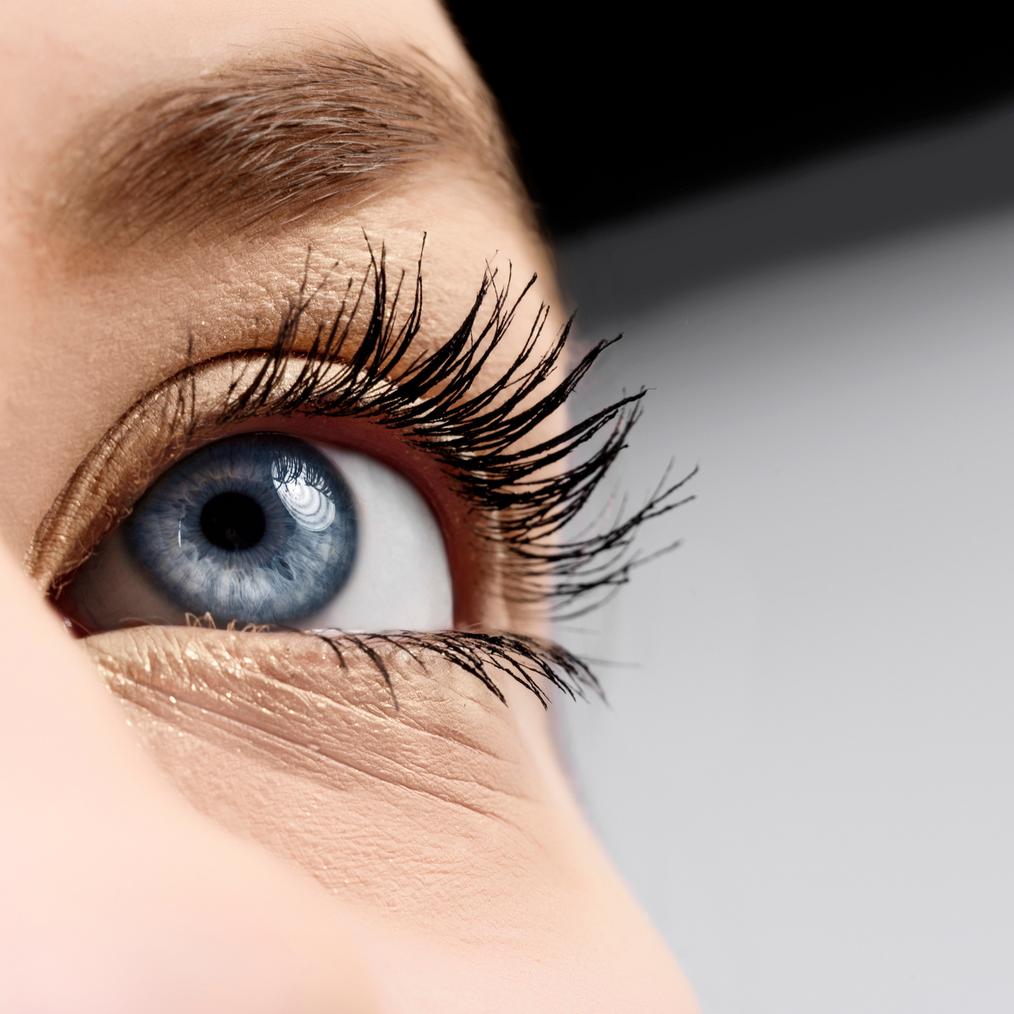 Light Length Eye Mascara