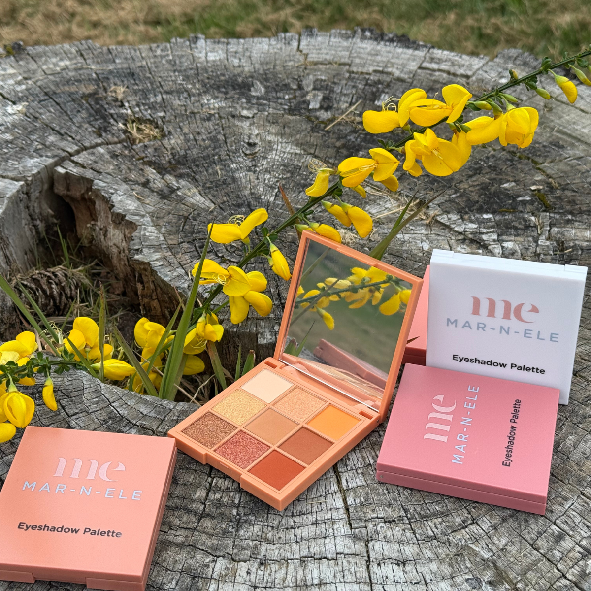 Eyeshadows Palette Eyes On Me - 9 colors per palette